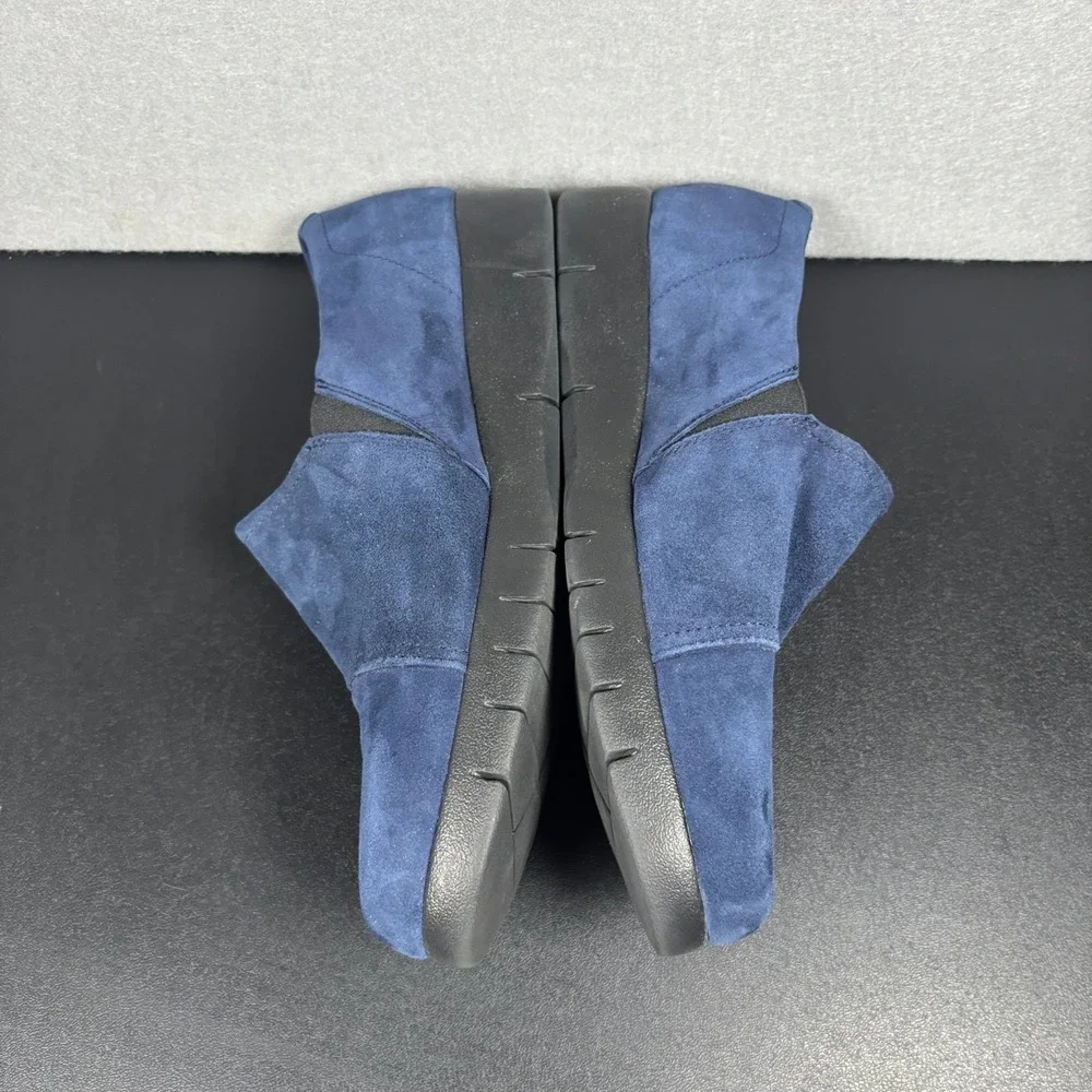 Clarks Artisan Daelyn Monarch Blue Suede Loafers Womens 9M 26130731 Comfort Shoe